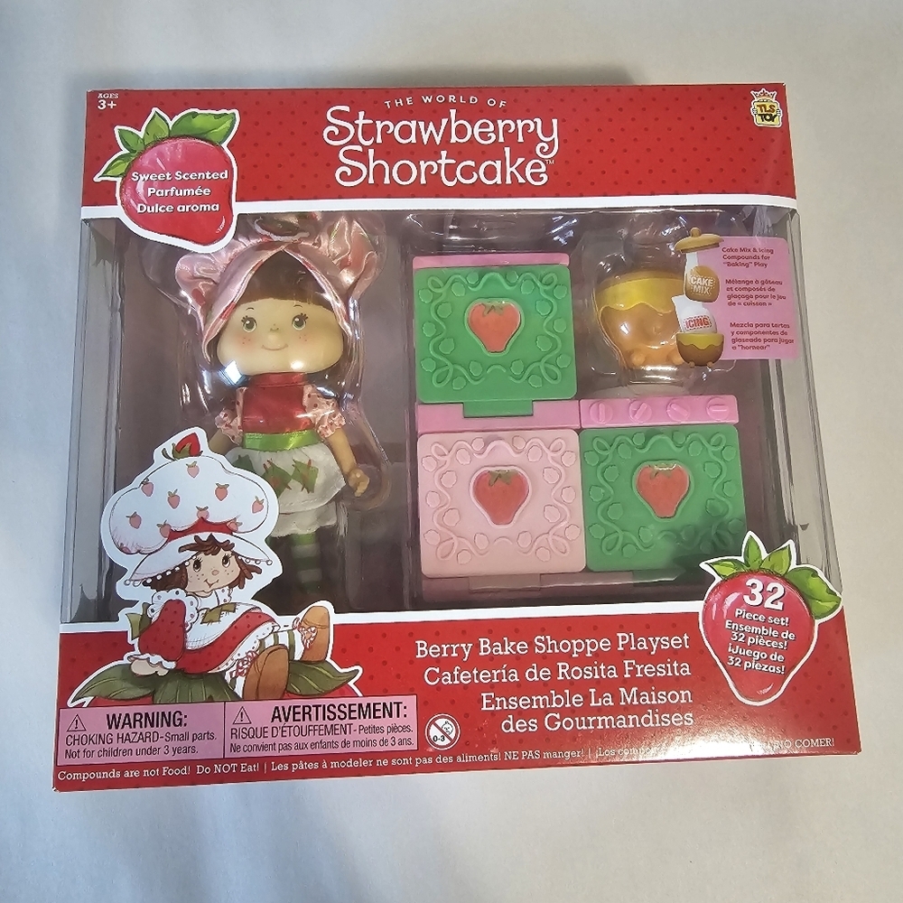 The Loyal Subjects Strawberry Shortcake Berry Bake Shoppe‎ Playset Scented 32pc